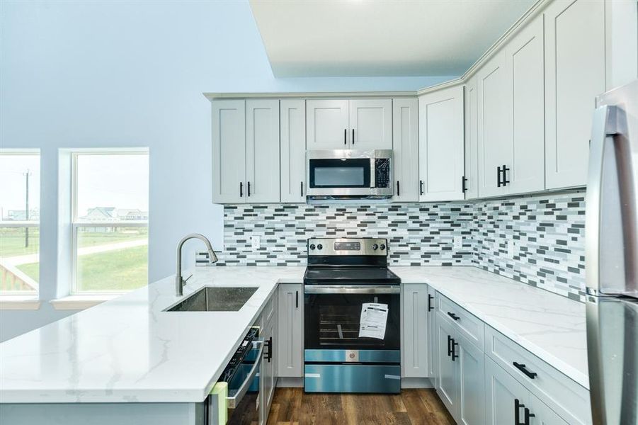 Furnished interior view inside a new home in , Freeport (Image 8).