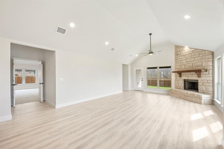 Spacious, unfurnished interior of a new home in Waverly Estates, Nevada (Image 33).