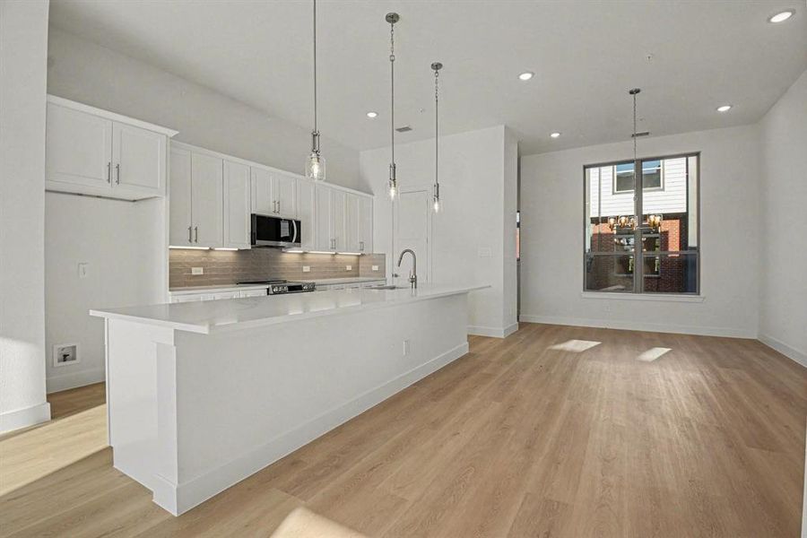 Furnished interior view inside a new home in , Farmers Branch (Image 26).