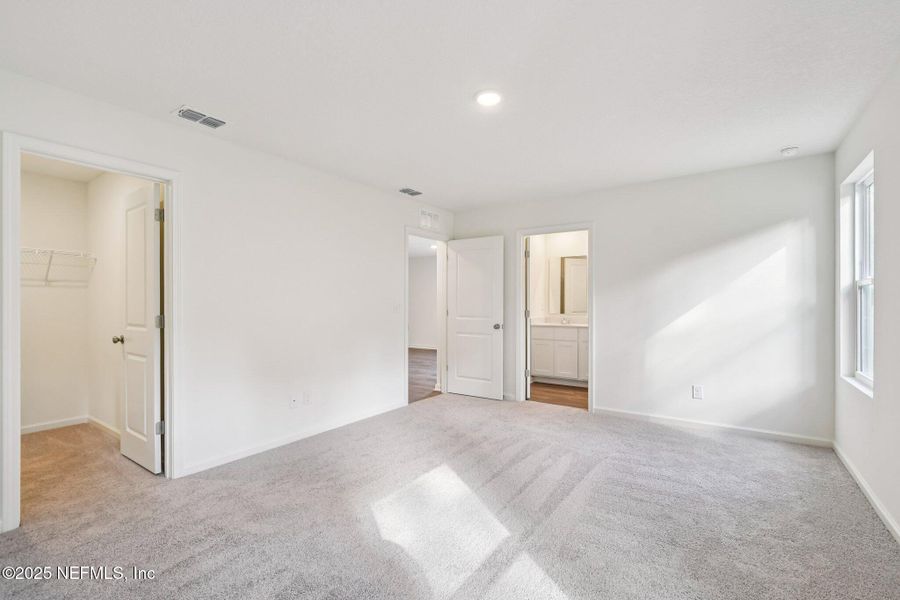 Spacious, unfurnished interior of a new home in Kings Landing, Jacksonville (Image 27). Spacious, unfurnished interior of a new home in Kings Landing, Jacksonville (Image 27).