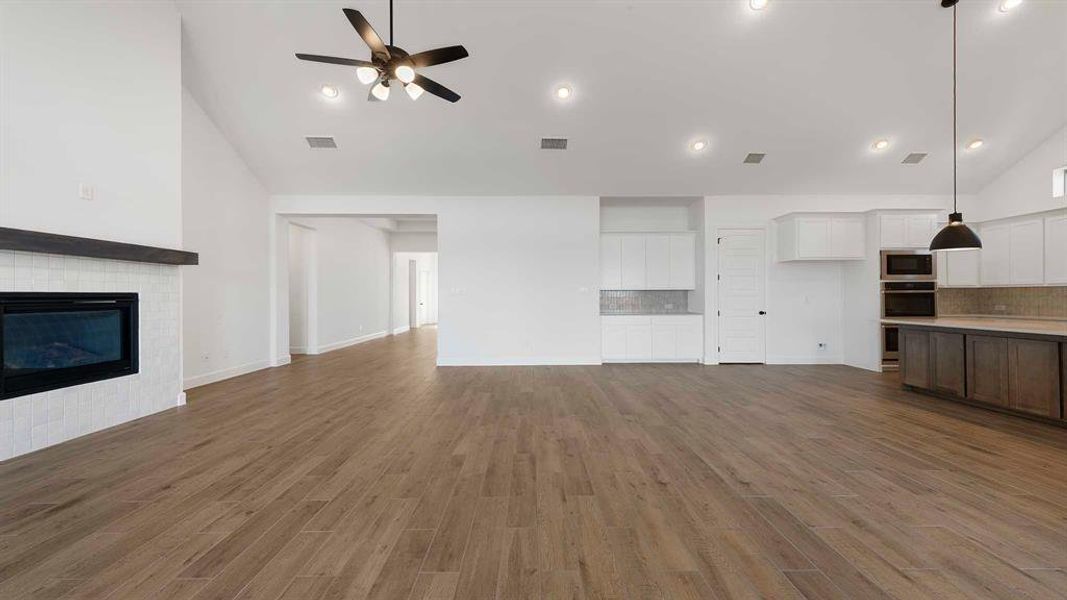 Spacious, unfurnished interior of a new home in Ventana, Fort Worth (Image 16).