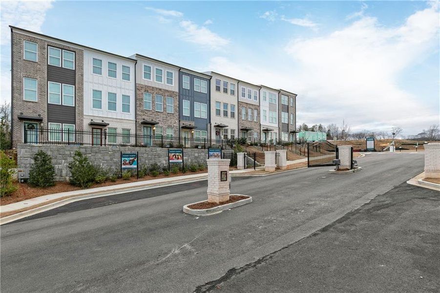 Condo located in Powder Springs, GA showcasing its design and architecture (Image 3).