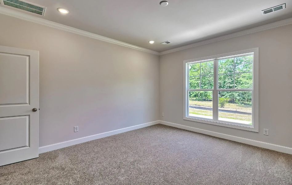 Spacious, unfurnished interior of a new home in Satchel Ford, Columbia (Image 28).
