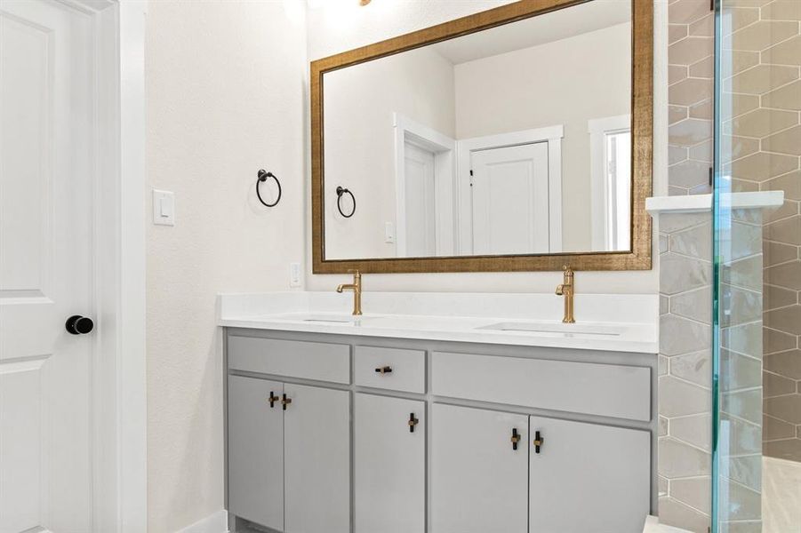 020-729TowerRoad-Wylie-TX-75098-PrimaryBathroom.jpg-SMALL 020-729TowerRoad-Wylie-TX-75098-PrimaryBathroom.jpg-SMALL