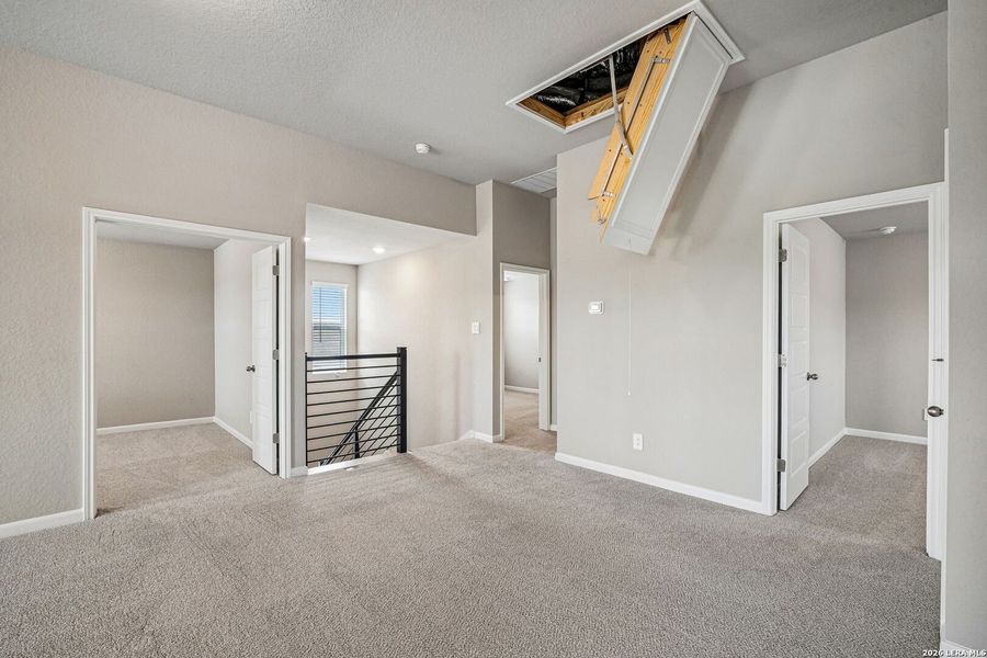 Spacious, unfurnished interior of a new home in Thomas Pond, San Antonio (Image 32). Spacious, unfurnished interior of a new home in Thomas Pond, San Antonio (Image 32).