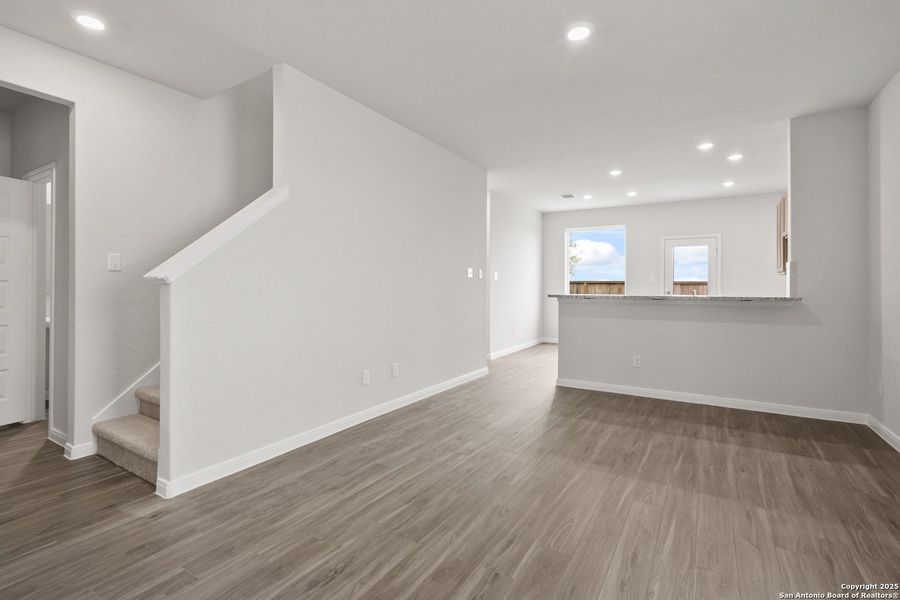 Spacious, unfurnished interior of a new home in Dauer Ranch, New Braunfels (Image 15). Spacious, unfurnished interior of a new home in Dauer Ranch, New Braunfels (Image 15).