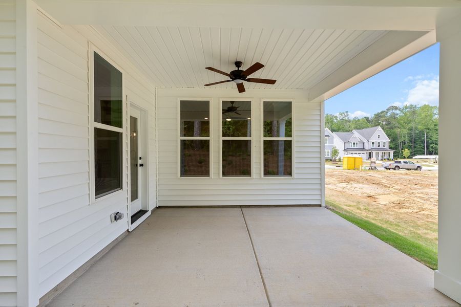 Representative exterior details of a home built from the The Ellery by RobuckHomes in Baylee Ridge, Selma (Image 34).