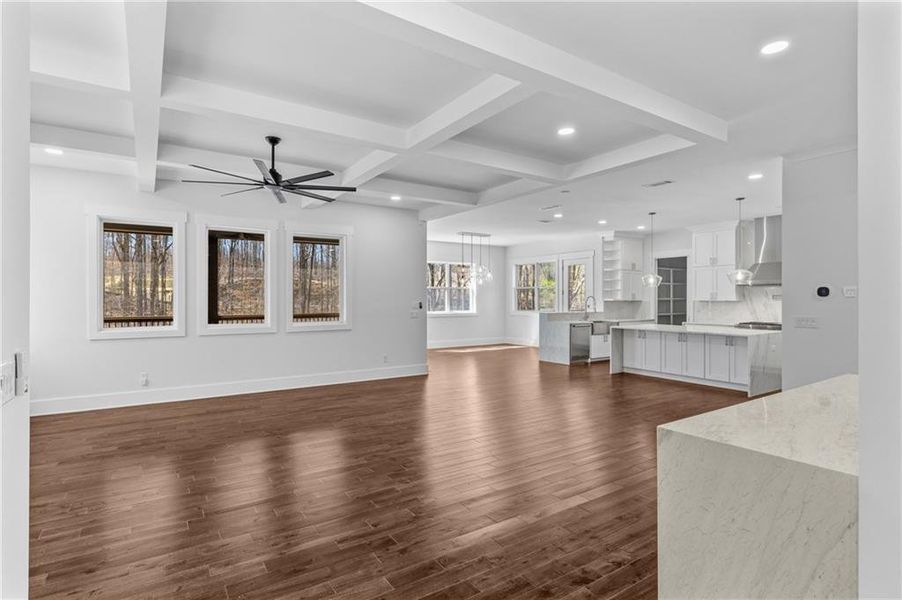 Spacious, unfurnished interior of a new home in , Alpharetta (Image 77).