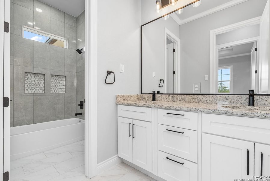 Furnished interior view inside a new home in , Bandera (Image 7).