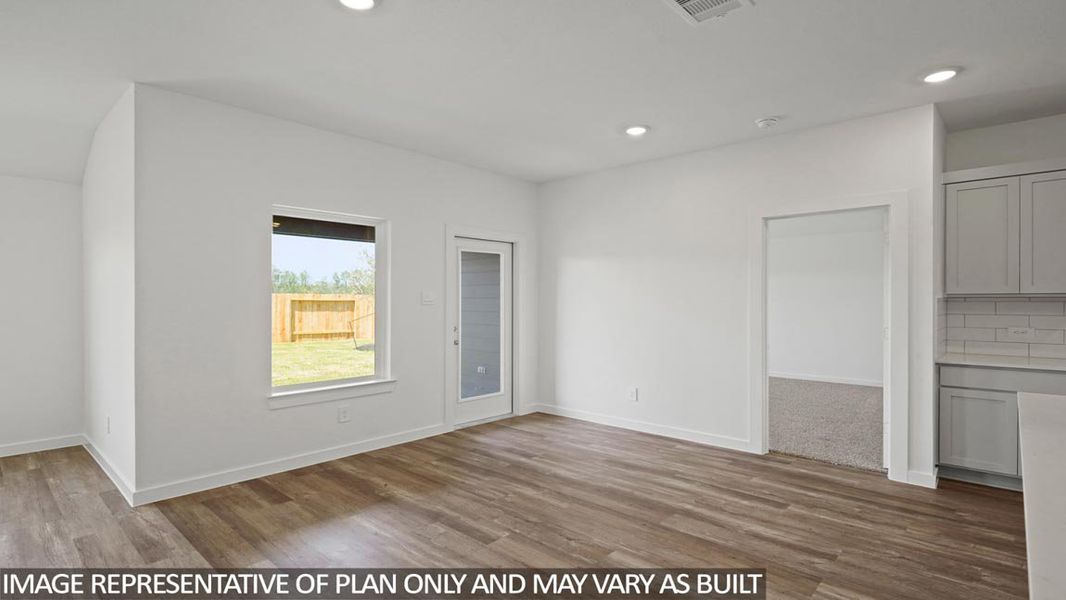 Spacious, unfurnished interior of a new home in Porters Mill, New Caney (Image 9).