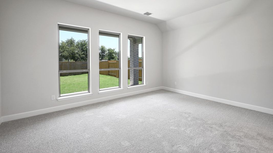 Spacious, unfurnished interior of a new home in 6 Creeks, Kyle (Image 17).