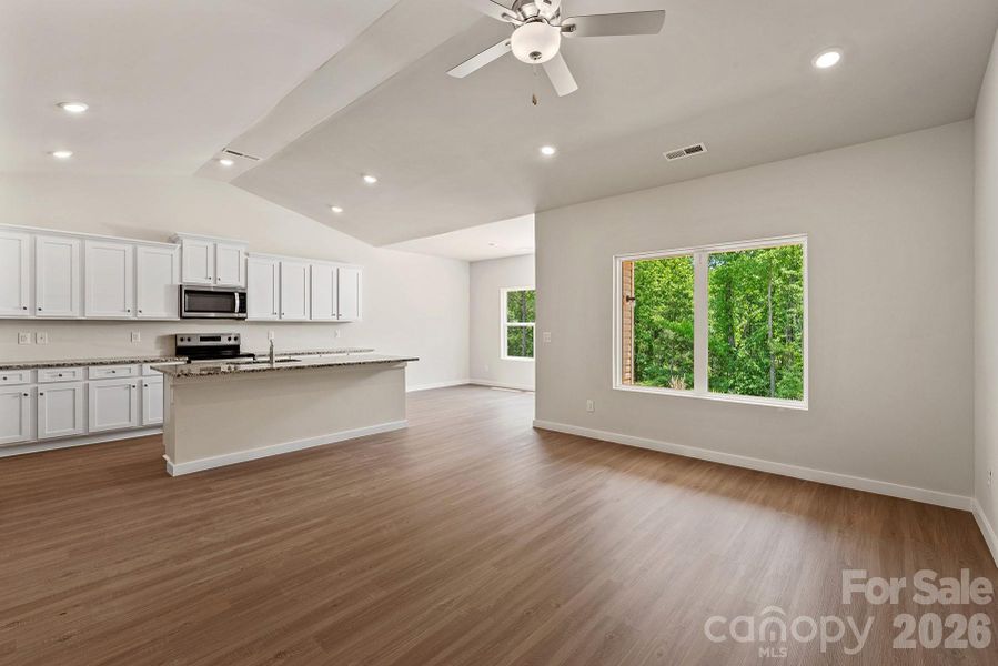 Spacious, unfurnished interior of a new home in Knights Bridge, Richburg (Image 11). Spacious, unfurnished interior of a new home in Knights Bridge, Richburg (Image 11).