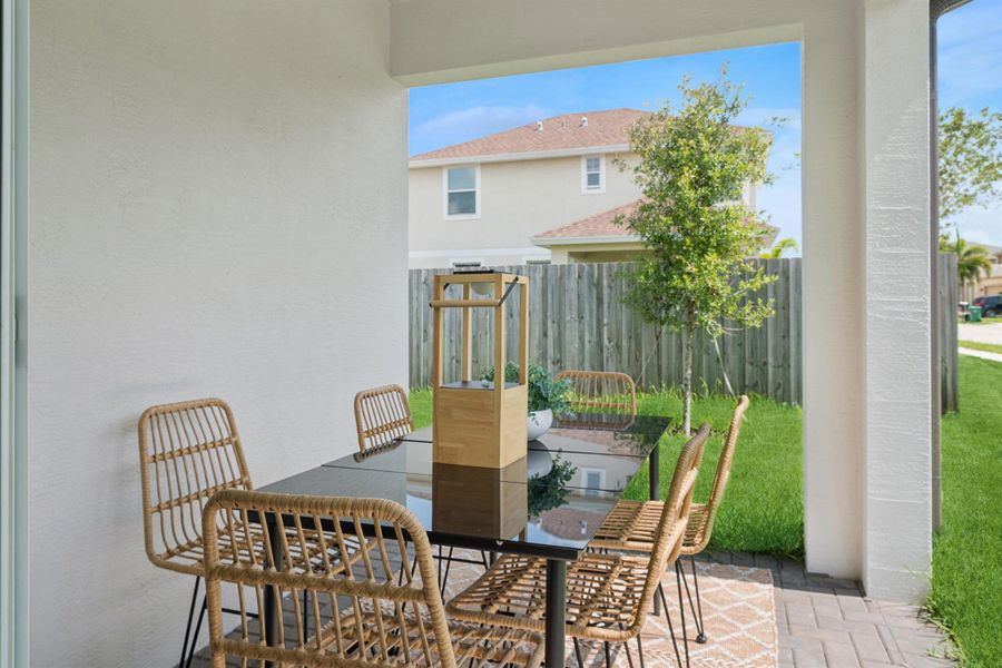 Exterior details and patio area of a home in , Fort Pierce (Image 3).