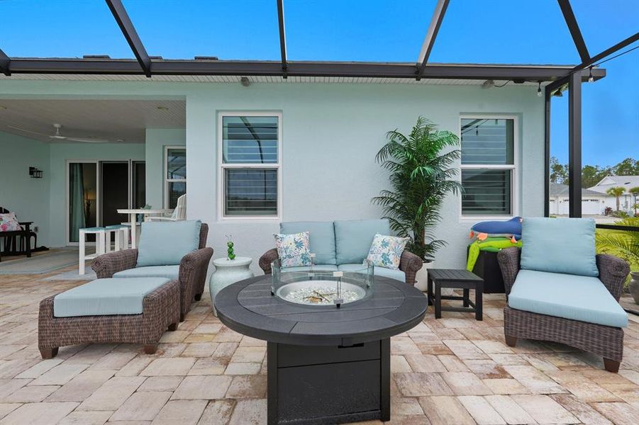 Exterior details and patio area of a home in , Daytona Beach (Image 20).