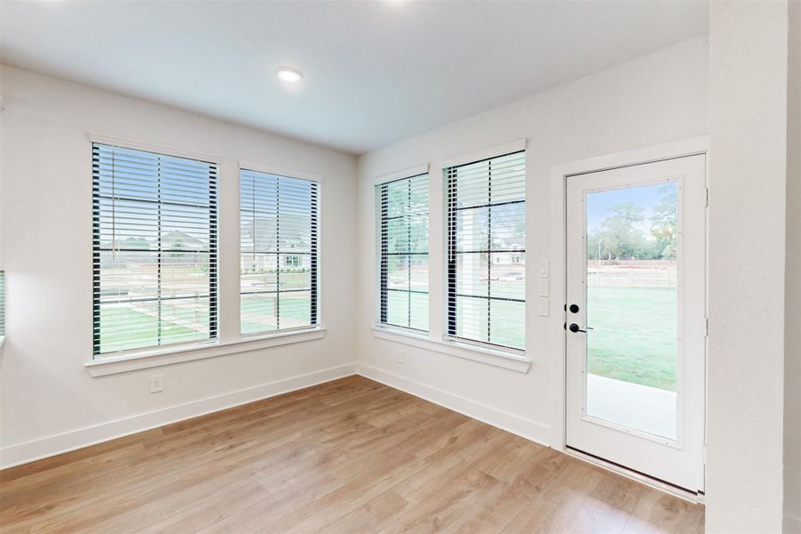 Spacious, unfurnished interior of a new home in Sorella, Tomball (Image 32).