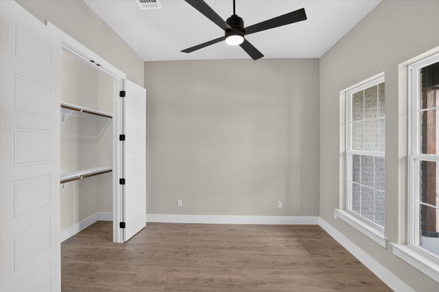 Spacious, unfurnished interior of a new home in Coyote Crossing, Godley (Image 19).