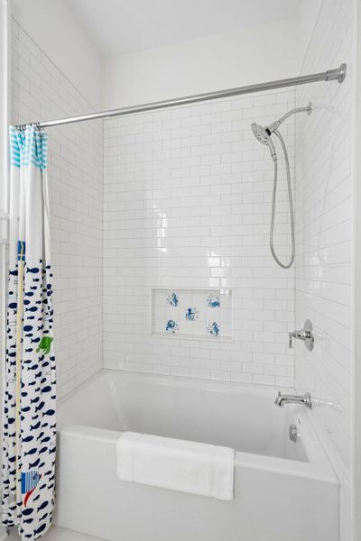 Close-up of interior finishes inside a home in , Folly Beach (Image 101).