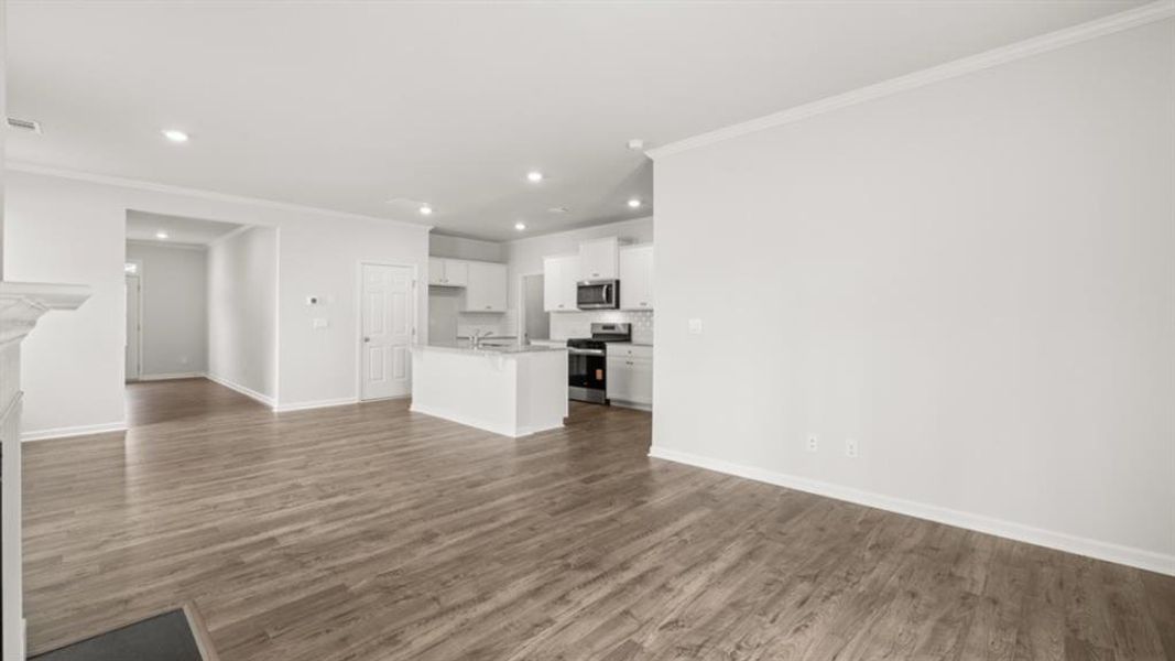 Spacious, unfurnished interior of a new home in Parkside at Carter Grove, Cartersville (Image 32).