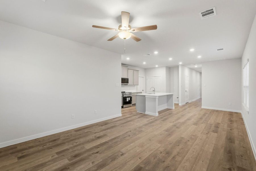 Spacious, unfurnished interior of a new home in Reveille Estates, Bryan (Image 17).