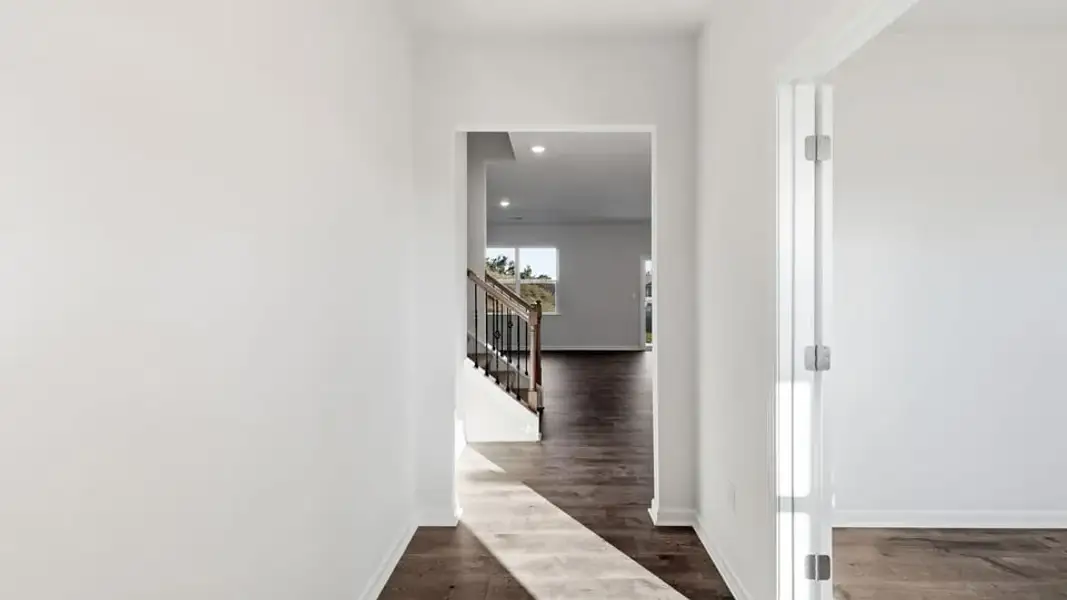 Spacious, unfurnished interior of a new home in Woodglen, Piedmont (Image 16).