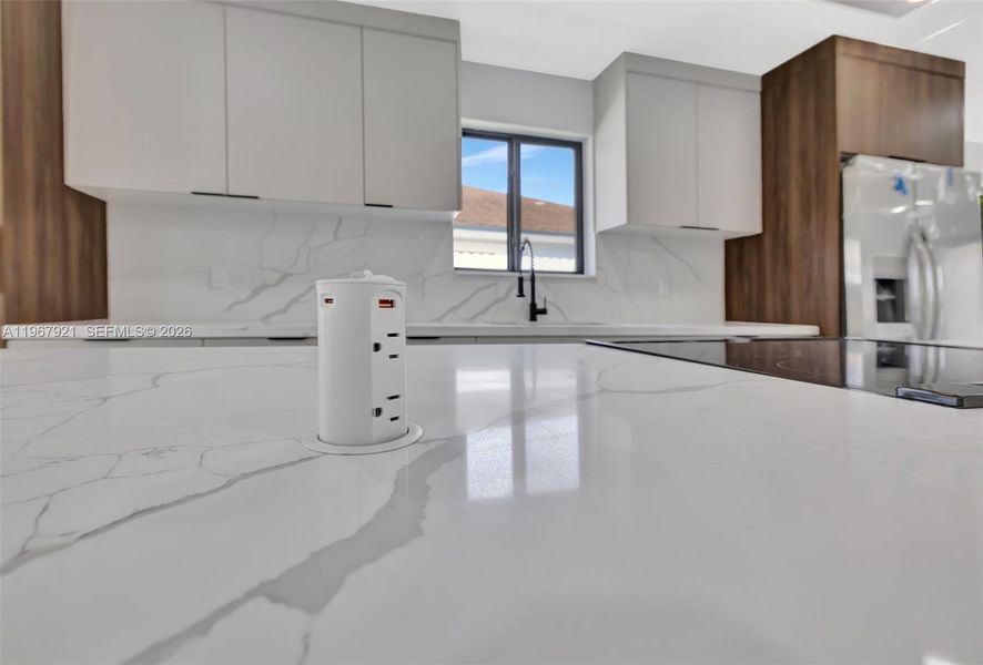 Close-up of interior finishes inside a home in , Miami Gardens (Image 19).