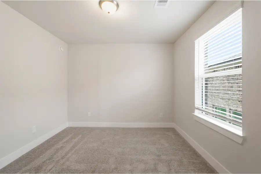 Spacious, unfurnished interior of a new home in Sunterra Lakes, Brookshire (Image 55). Spacious, unfurnished interior of a new home in Sunterra Lakes, Brookshire (Image 55).