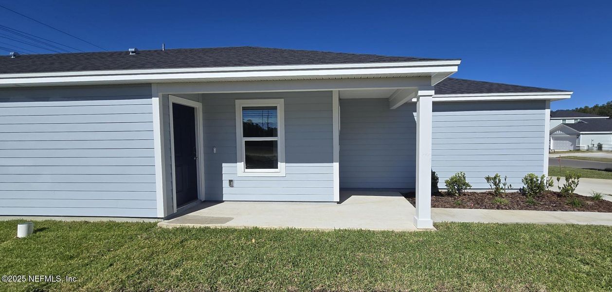 Exterior details and patio area of a home in Kings Preserve, Jacksonville (Image 3). Exterior details and patio area of a home in Kings Preserve, Jacksonville (Image 3).