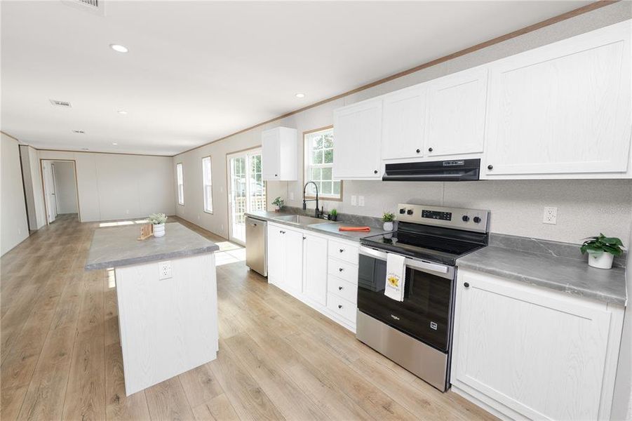 Furnished interior view inside a new home in , Lakeland (Image 12).