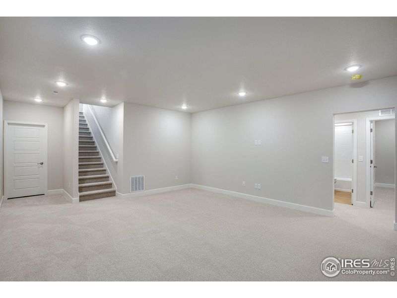 Spacious, unfurnished interior of a new home in , Berthoud (Image 15).