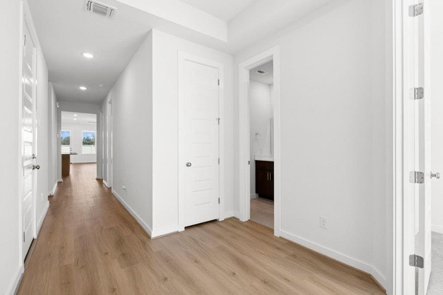 Spacious, unfurnished interior of a new home in Santa Rita Ranch, Liberty Hill (Image 14). Spacious, unfurnished interior of a new home in Santa Rita Ranch, Liberty Hill (Image 14).