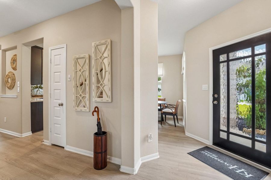 Welcoming foyer (*Photo not of actual home and used for illustration purposes only.)