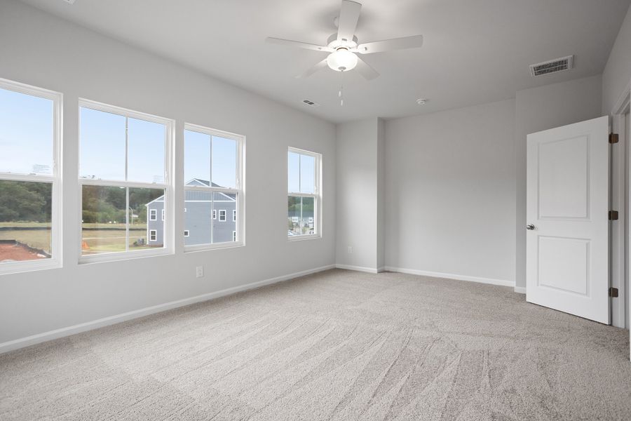 Spacious, unfurnished interior of a new home in Georgias Landing, Raleigh (Image 21).