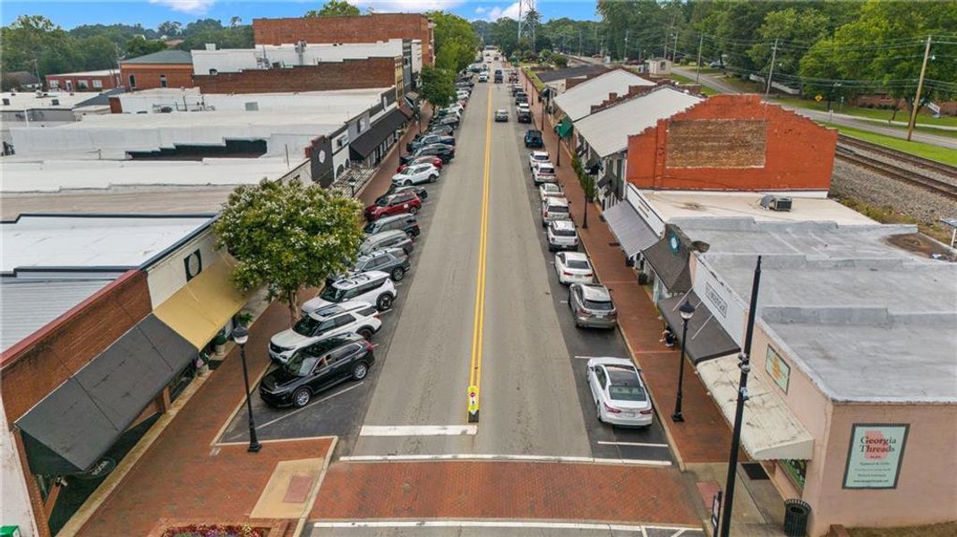 Image 69 of a home in Millcroft Townhomes.