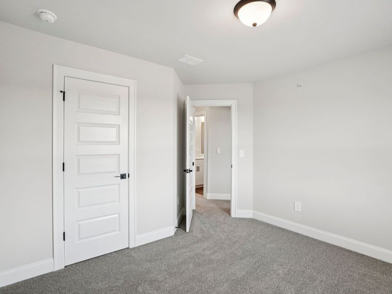 The Ashland floorplan with the Timeless Contrast Linen interior package. The Ashland floorplan with the Timeless Contrast Linen interior package.