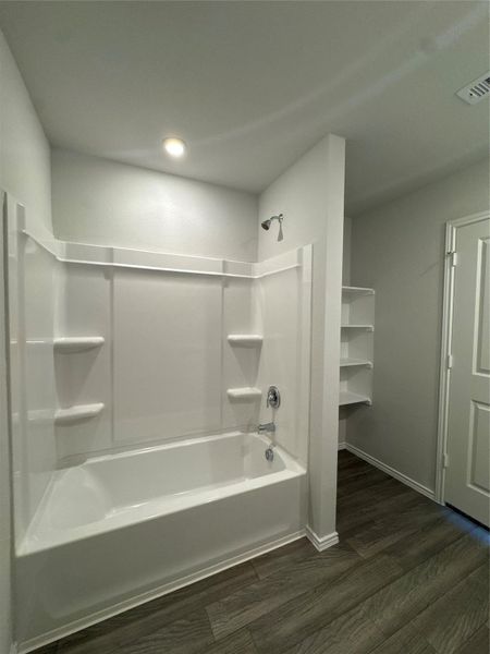 Furnished interior view inside a new home in Santa Fe, Cleveland (Image 8).