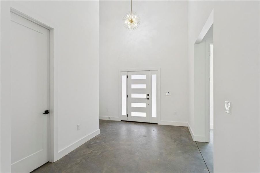 Spacious, unfurnished interior of a new home in , Marietta (Image 18).