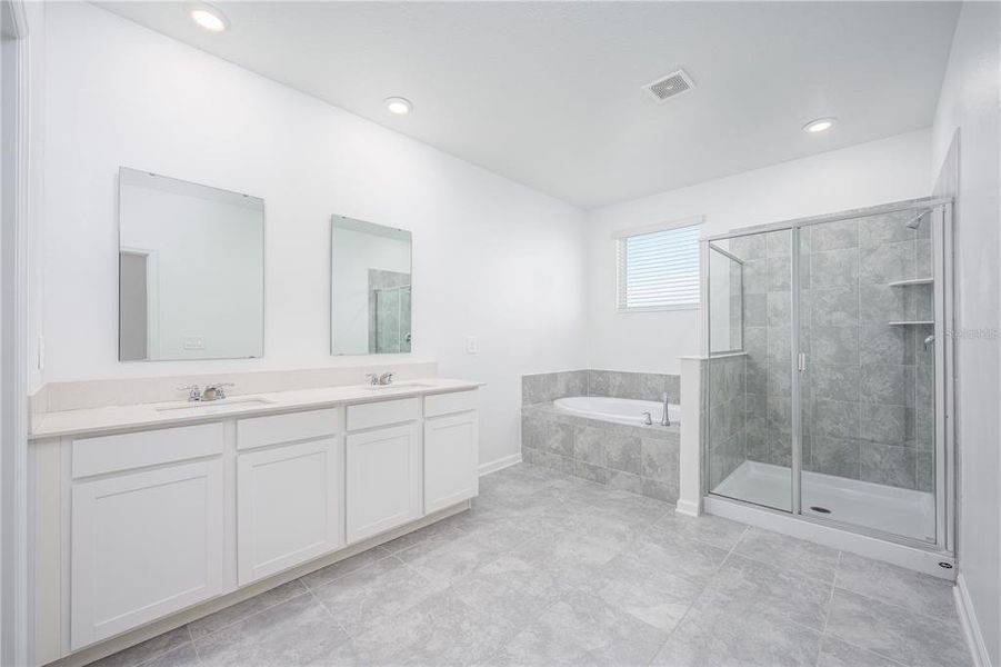 Furnished interior view inside a new home in , Davenport (Image 5).