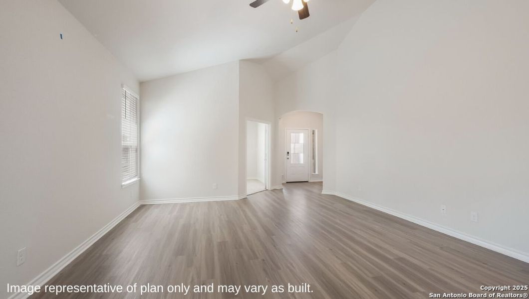 Spacious, unfurnished interior of a new home in Brookstone Creek, San Antonio (Image 18).