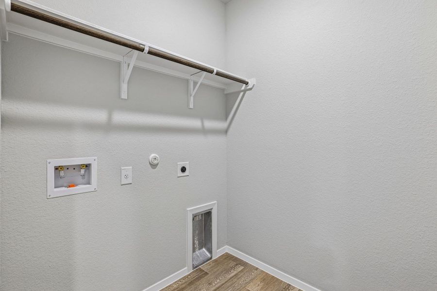 Spacious, unfurnished interior of a new home in Cloverleaf, Austin (Image 27). Spacious, unfurnished interior of a new home in Cloverleaf, Austin (Image 27).