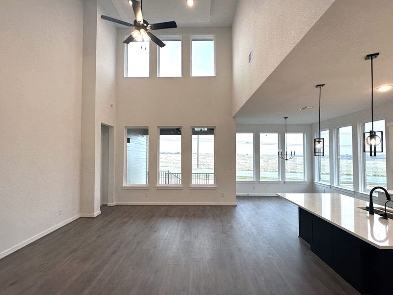 Spacious, unfurnished interior of a new home in Blackhawk, Pflugerville (Image 5).