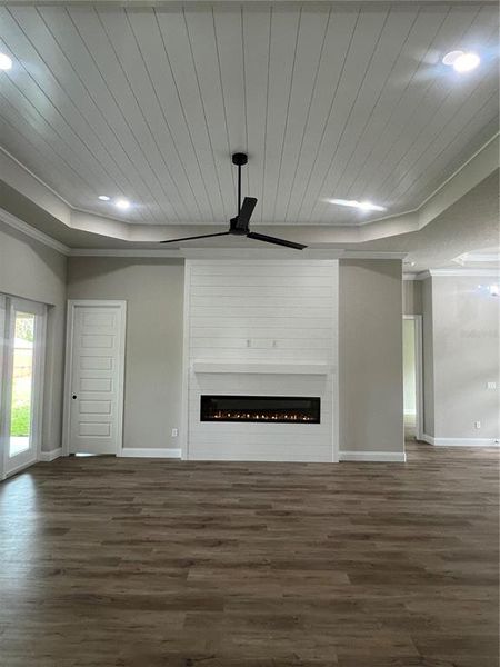 WOOD PLANK CEILING FEATURE