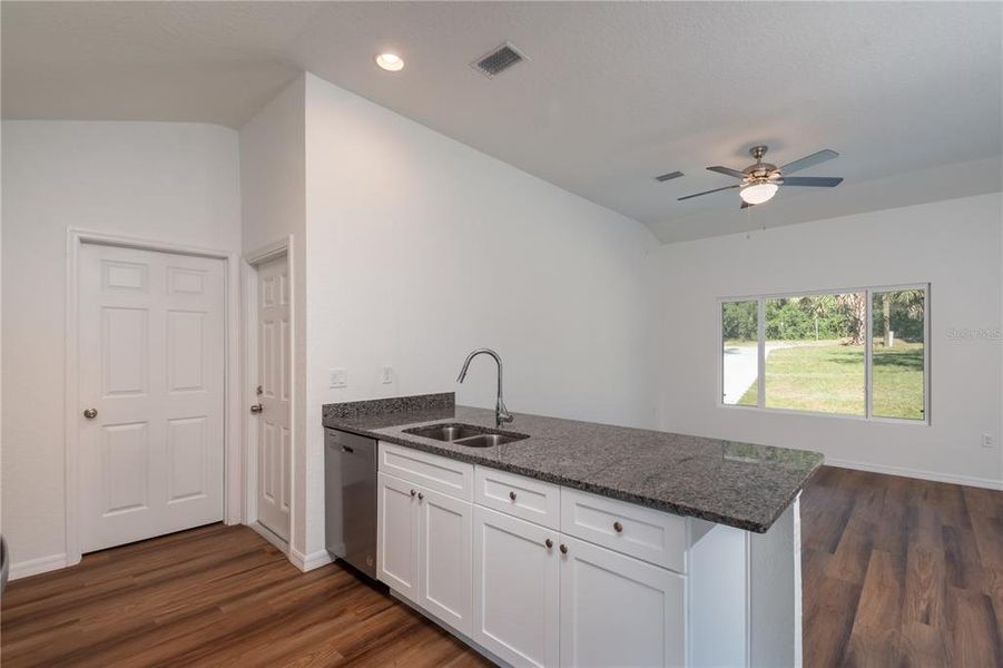Furnished interior view inside a new home in , Ocklawaha (Image 3).