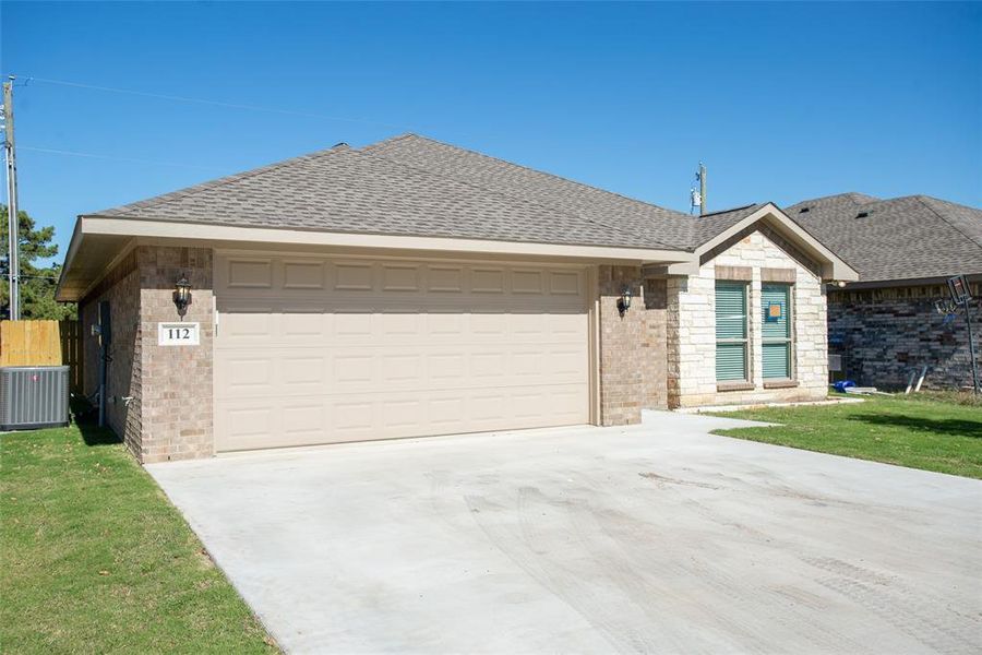 Exterior details and patio area of a home in , Gun Barrel City (Image 20).