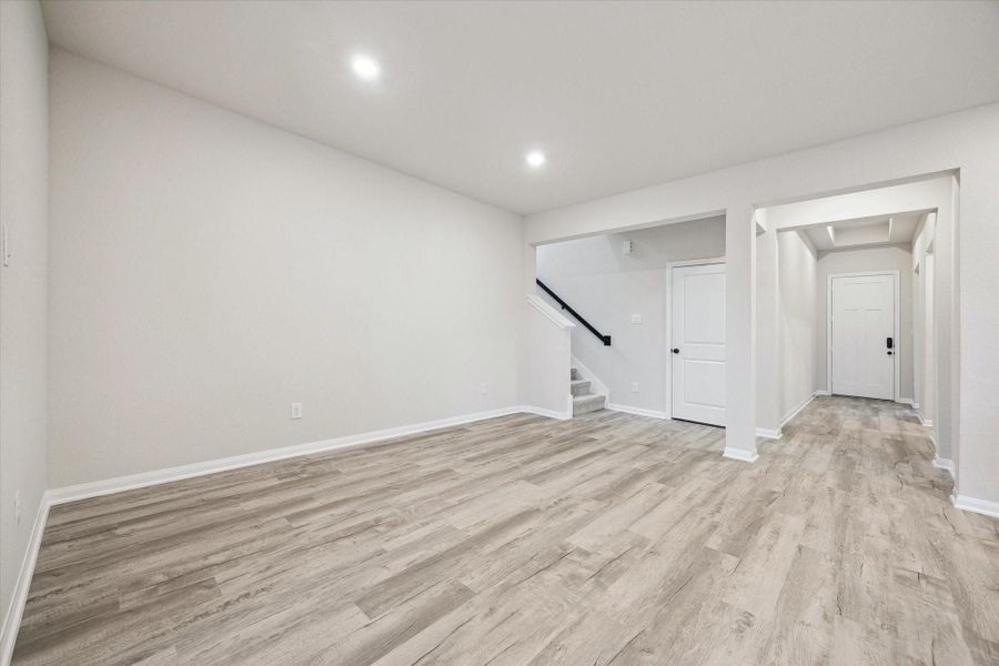 Spacious, unfurnished interior of a new home in Elyson, Katy (Image 16).