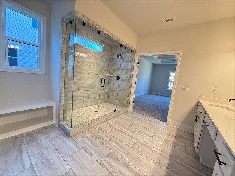 Spacious, unfurnished interior of a new home in Ponderosa Farms Manor, Gainesville (Image 39).