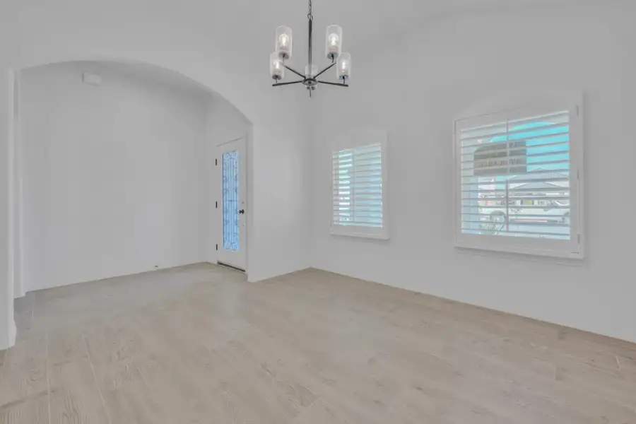 Spacious, unfurnished interior of a new home in Crossland, Clint (Image 24).