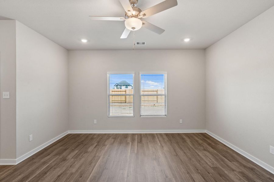 Spacious, unfurnished interior of a new home in Arabella on the Prairie 60', Richmond (Image 19).