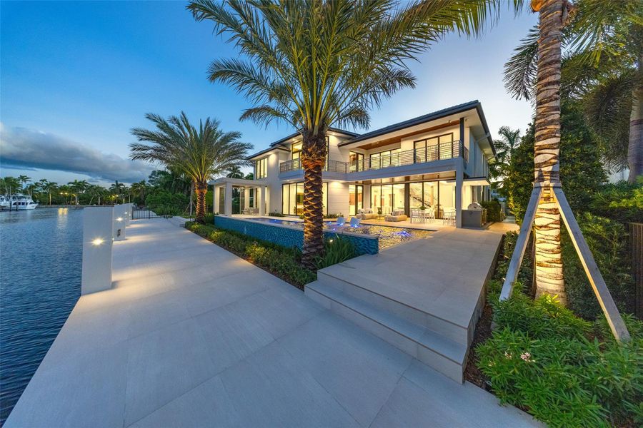 Exterior details and patio area of a home in , Fort Lauderdale (Image 46).