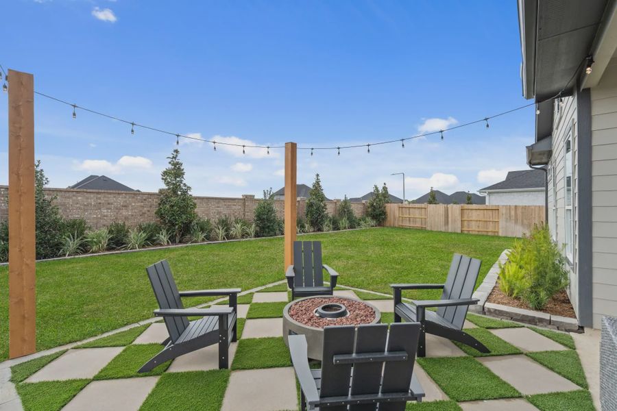 Exterior details and patio area of a home in Westland Ranch, League City (Image 30).