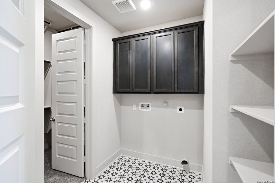 Furnished interior view inside a new home in Stillwater Ranch, San Antonio (Image 18).